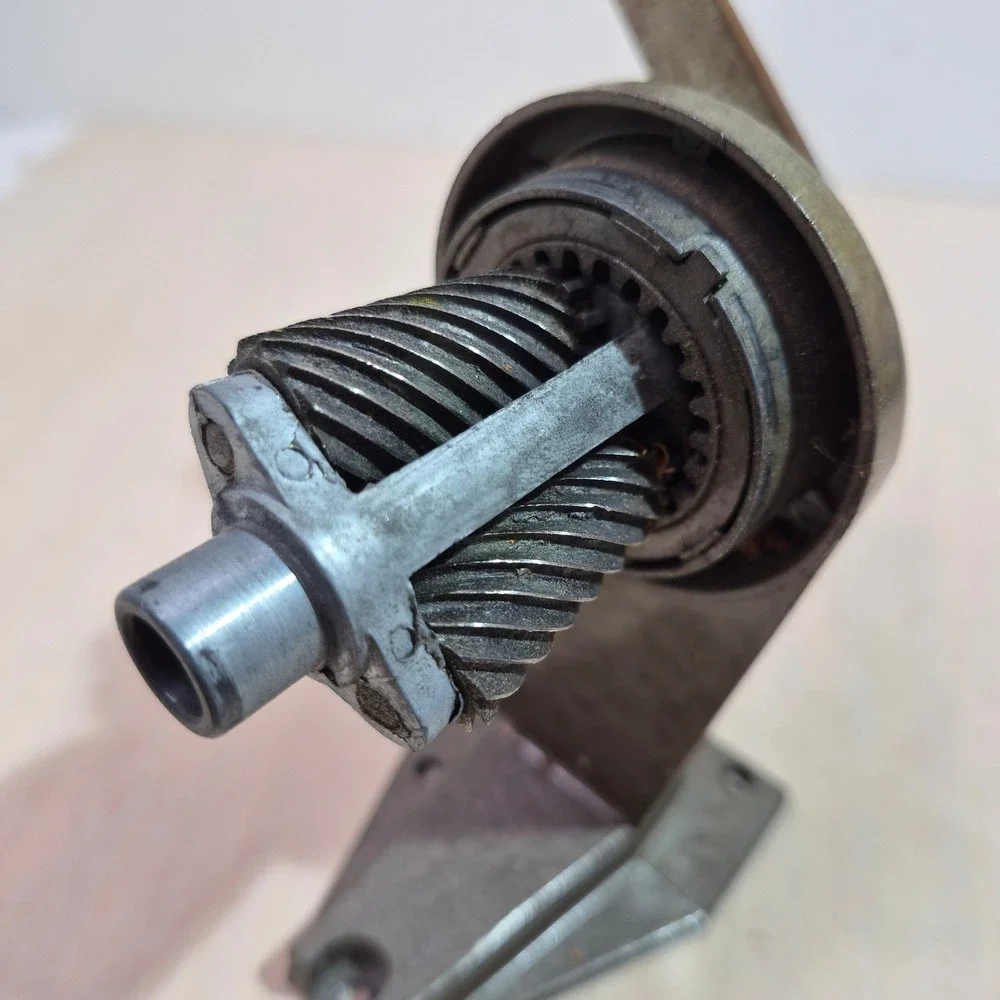 Vintage Apsco Chicago Metal Pencil Sharpener Type 2A Cutter Assembly Desk Mount‎